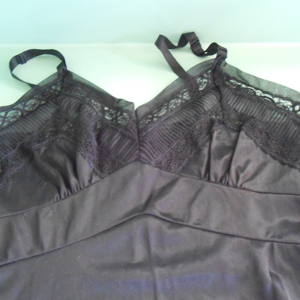 Vintage Spotlight FULL SLIP SIZE 34 Black Nylon Pleated LACE TRIM Adjust Straps